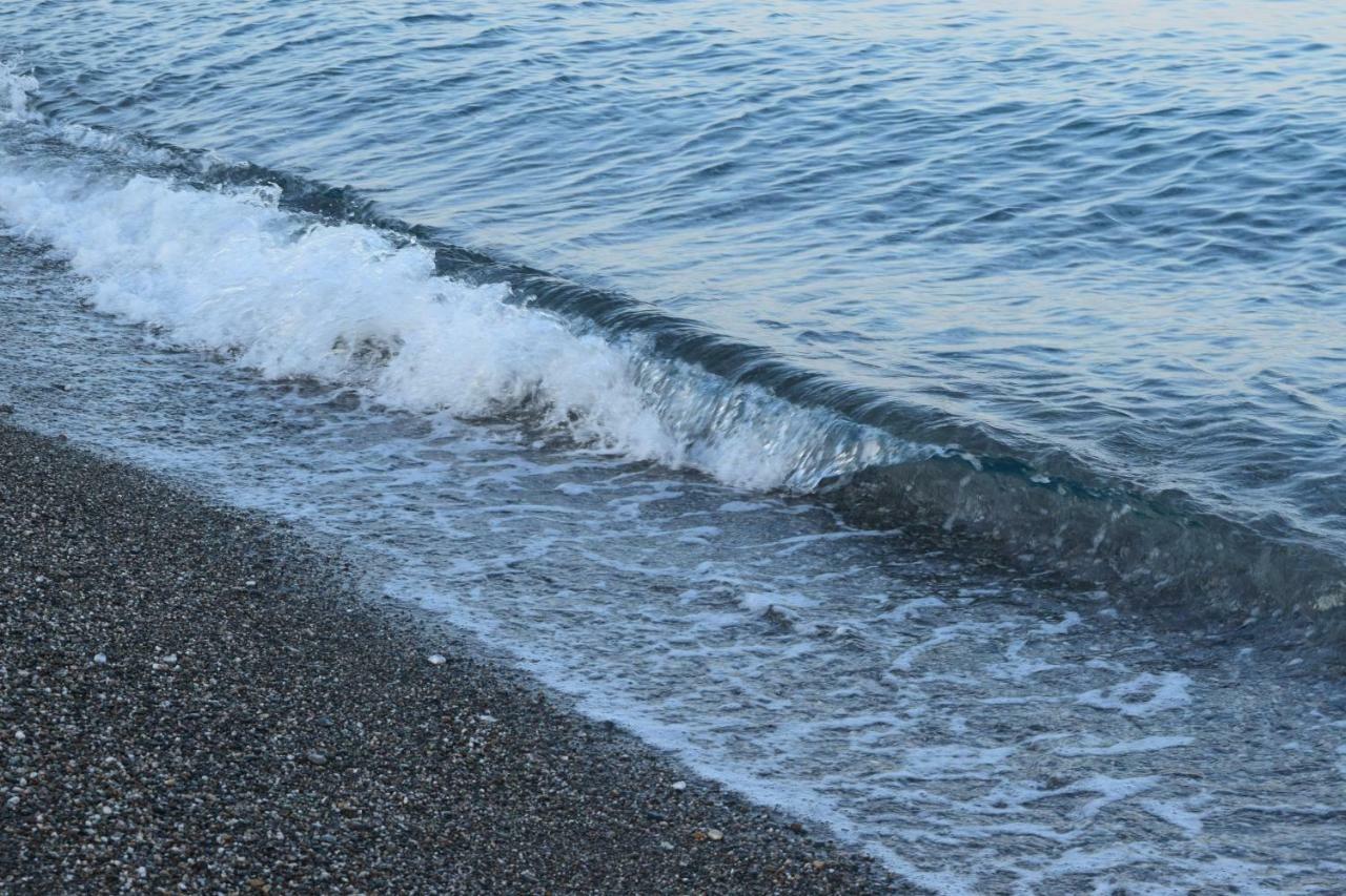 Appartamento I Puritani On The Beach Giardini-Naxos Exterior foto